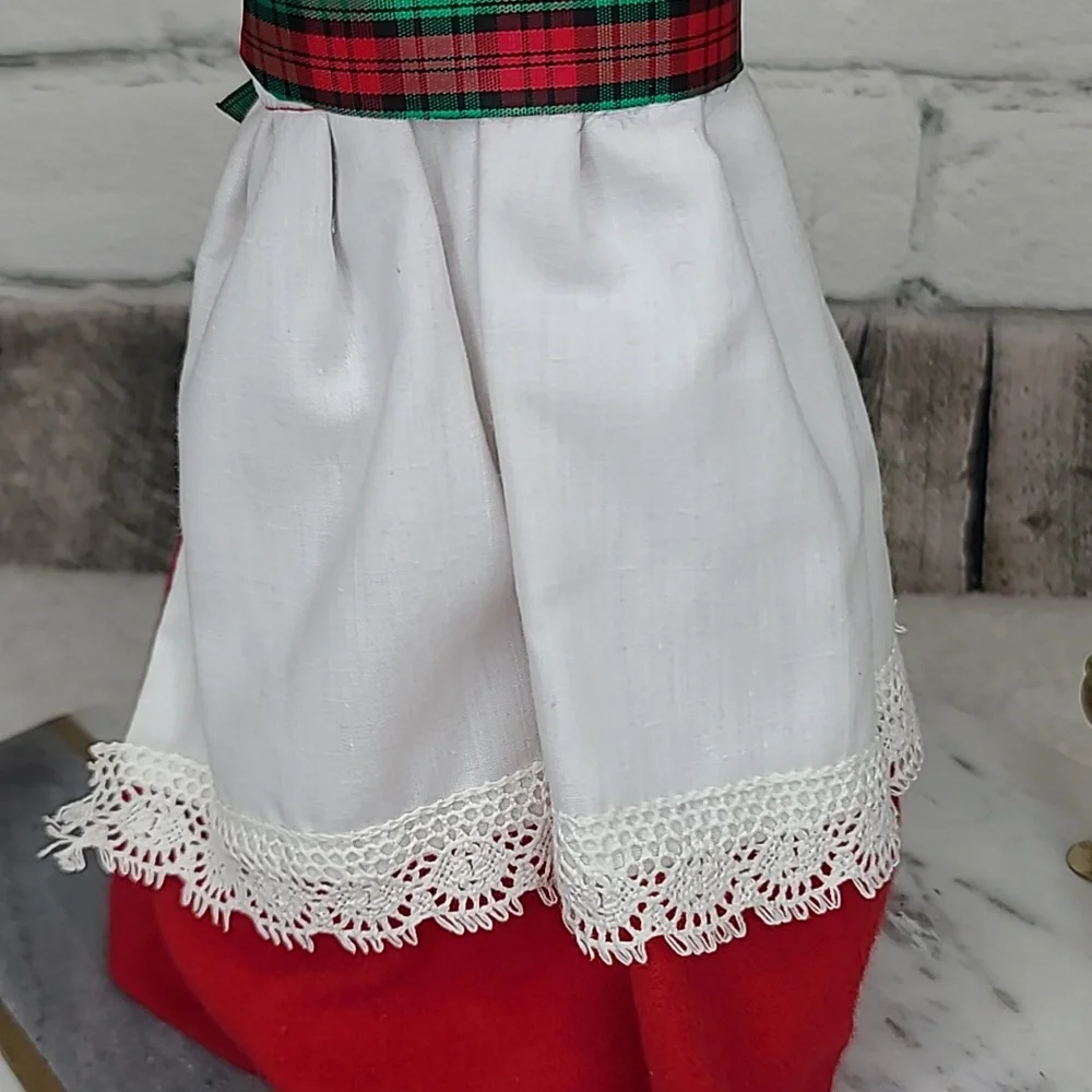 Byers' Choice Carolers  Charming Collectible Christmas 1985 Mrs. Claus Vintage